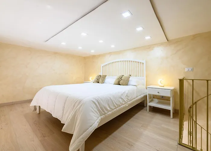La Magnifica s Gold House